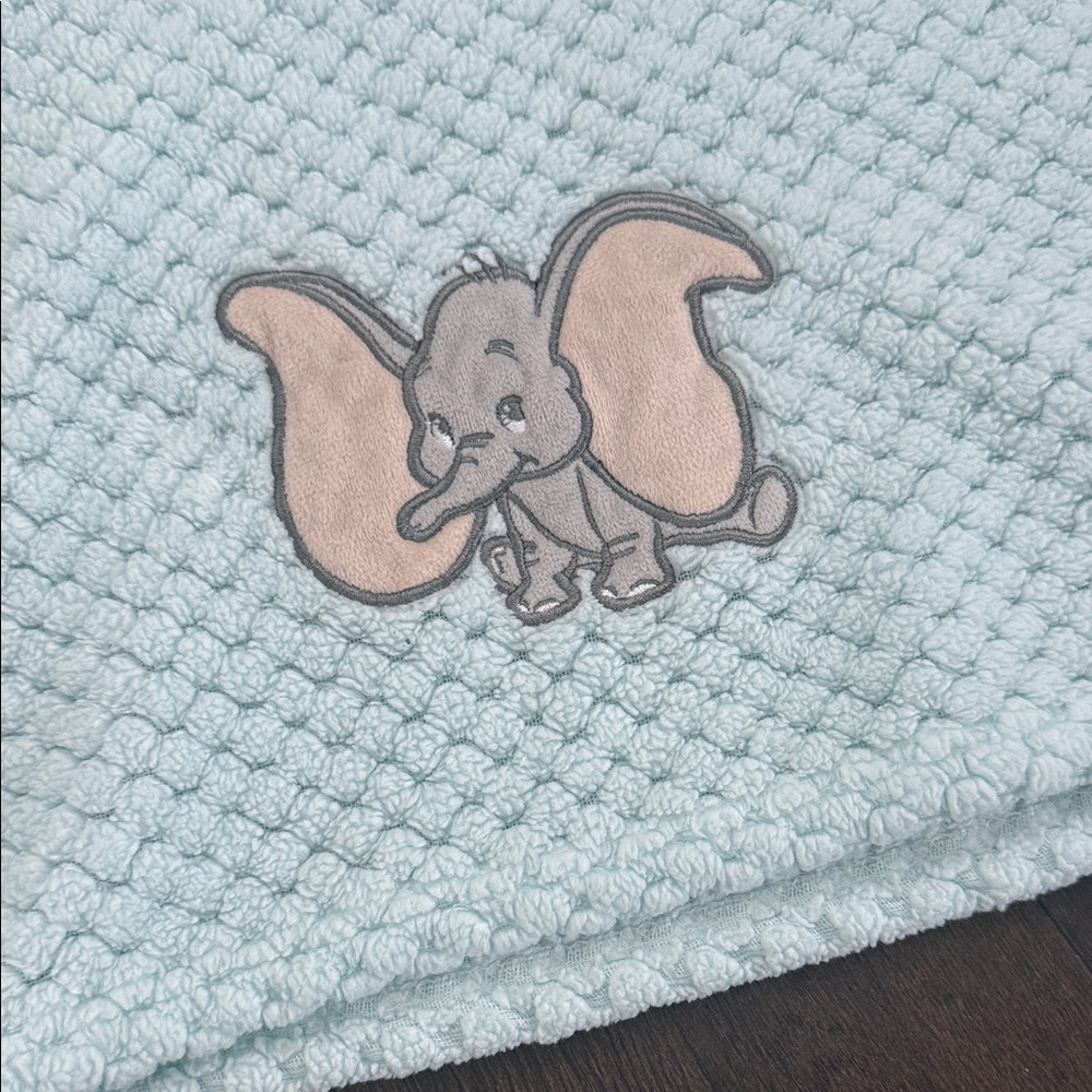 Adorable Elephant (Disney Dunbo) Baby Blanket - Baby Blue - Like New - Disney